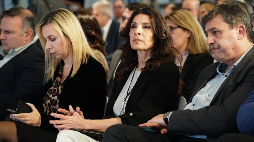 Πόπη Τσαπανίδου: Η απάντηση της εκπροσώπου του ΣΥΡΙΖΑ-ΠΣ στις ανακοινώσεις της ΝΔ για την υπόθεση Γεωργούλη - «Είμαστε με τα θύματα πάντα και αδιαπραγμάτευτα».