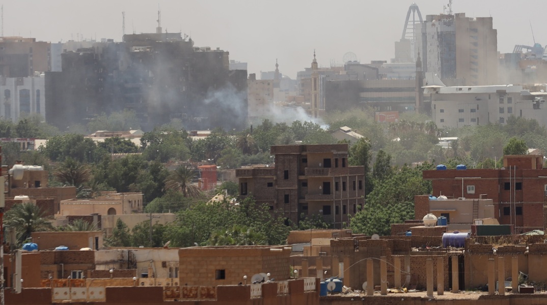 Σουδάν: Εκκένωση διπλωματών και πολιτών ανακοίνωσε ο στρατός της χώρας - Συμφωνία με τις κυβερνήσεις των ΗΠΑ, της Βρετανίας, της Γαλλίας και της Κίνας.