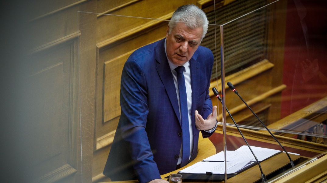 Εκλογές 2023: Τριγμοί στην Ελληνική Λύση και επίθεση Μυλωνάκη σε Βελόπουλο μετά την απόφαση για τους βουλευτές που φέρονται να συνομιλούν με τη ΝΔ.