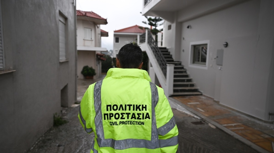 Καθησυχαστικός ο πρόεδρος του Οργανισμού Αντισεισμικού Σχεδιασμού & Προστασίας Ευθύμης Λέκκας για τους σεισμούς στην Εύβοια: «Δεν εμπνέουν ανησυχία».