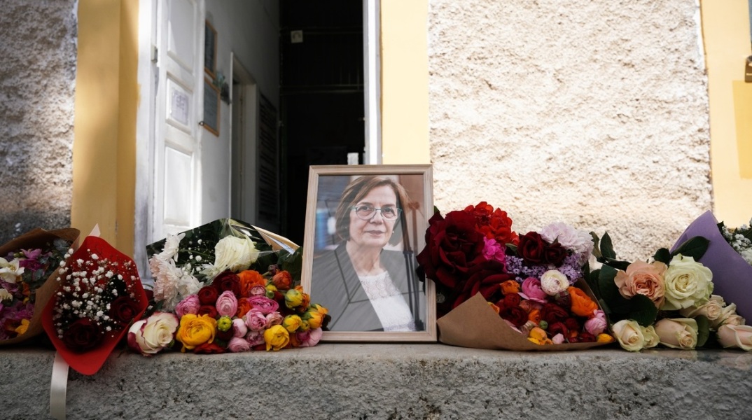 Μυρσίνη Ζορμπά: Ο αποχαιρετισμός του Ευάγγελου Βενιζέλου στην πρώην υπουργό Πολιτισμού - Τελέστηκε στο Πάρκο Ελευθερίας η πολιτική της κηδεία.