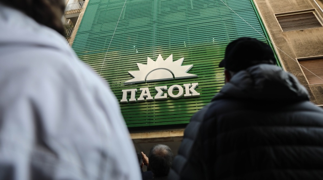 «Ναι» από το ΠΑΣΟΚ-ΚΙΝΑΛ σε τηλεμαχία με όλους τους πολιτικούς αρχηγούς των κοινοβουλευτικών κομμάτων - Η θέση της κυβέρνησης και η αντίδραση του ΣΥΡΙΖΑ.