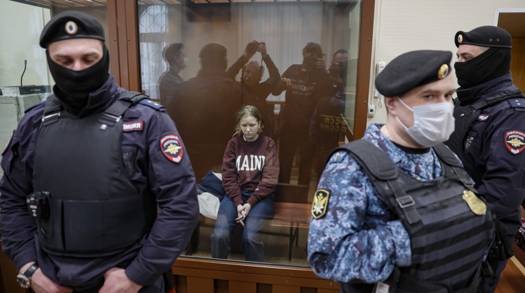 Ρωσία: Δικαστήριο απέρριψε το αίτημα να αφεθεί ελεύθερη με εγγύηση η Ντάρια Τρεπόβα - Κατηγορείται για τη βομβιστική επίθεση από την οποία σκοτώθηκε μπλόγκερ.