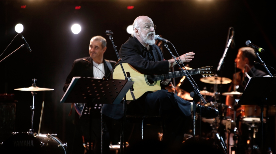 Στο νοσοκομείο με κορωνοϊό ο Διονύσης Σαββόπουλος