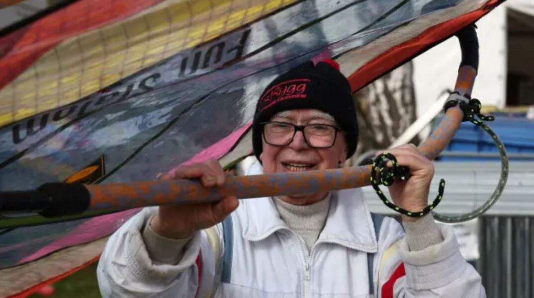 Ρεκόρ γκίνες χωρίς ηλικία - 88χρονος σέρφερ από την Πολωνία διεκδικεί ένα σπουδαίο επίτευγμα