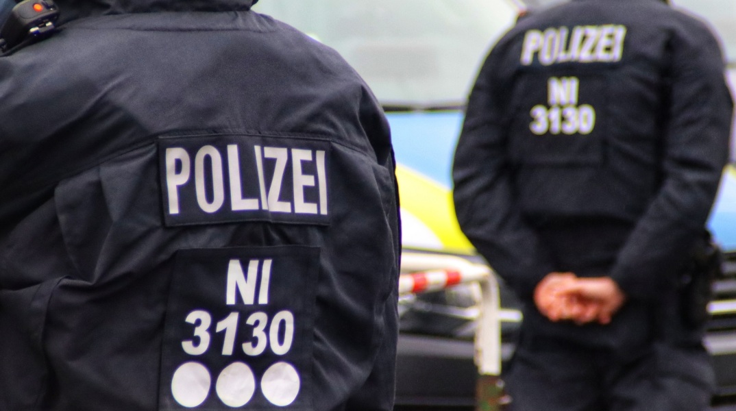 Γερμανία: Αστυνομική επιχείρηση σε εξέλιξη στο Εκθεσιακό Κέντρο του Βερολίνου - Εθεάθησαν άτομα με «επικίνδυνα αντικείμενα».