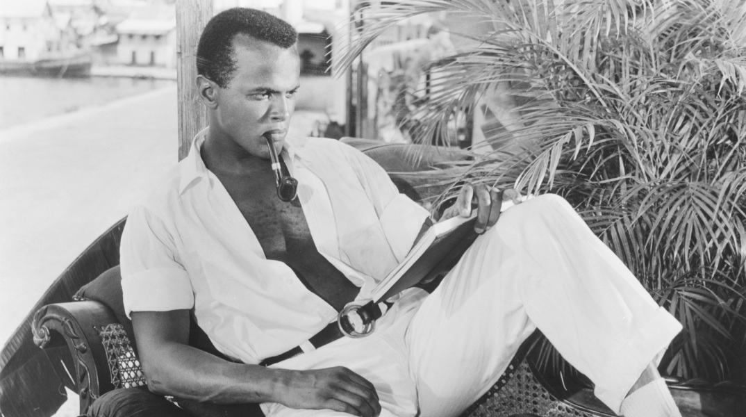 Χάρι Μπελαφόντε: Τέσσερις σημαντικοί σταθμοί από την πορεία του τραγουδιστή, ηθοποιού κι ακτιβιστή που έφυγε από τη ζωή σε ηλκία 96 ετών