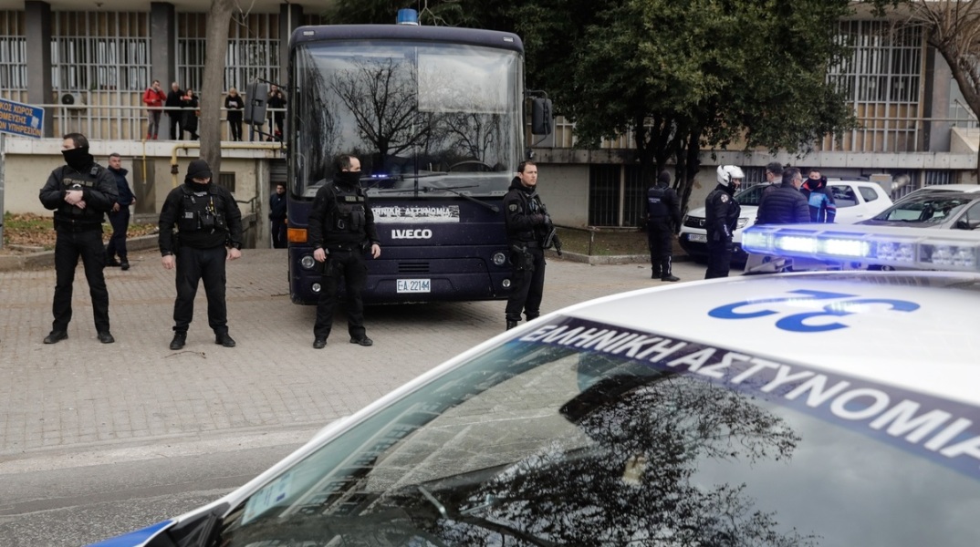 Θεσσαλονίκη: Στο εδώλιο του Κακουργιοδικείου 33χρονος που κατηγορείται ότι βίασε και άφησε έγκυο ανήλικη προσφυγοπούλα - Η σοκαριστική ιστορία ξεκίνησε το 2019.