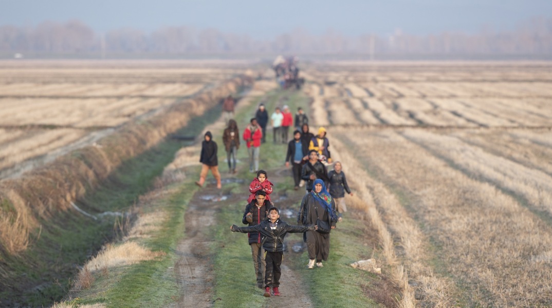 Η μη κυβερνητική οργάνωση Human Rights Watch καταγγέλλει παραβιάσεις ανθρωπίνων δικαιωμάτων, βασανισμούς και θανάτους Σύρων αμάχων στα σύνορα της Τουρκίας.