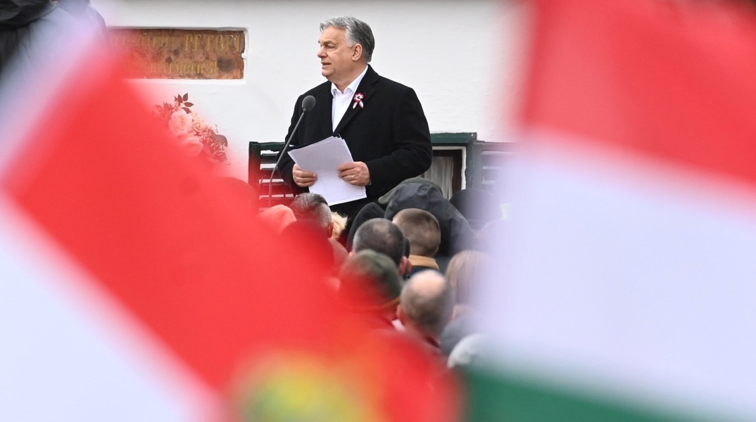 Ουγγαρία: Χάρη σε αρχηγό ακροδεξιάς οργάνωσης, καταδικασμένο για τρομοκρατικές ενέργειες κατά πολιτικών, έδωσε η κυβέρνηση για να «τιμήσει» τον πάπα.