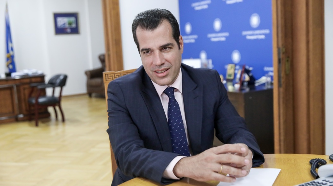 Ο υπουργός Υγείας, Θάνος Πλεύρης