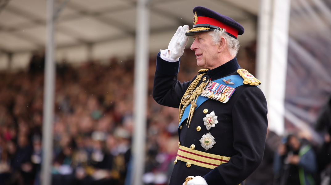 Ο βασιλιάς Κάρολος σε επίσημη τελετή στη Βρετανία