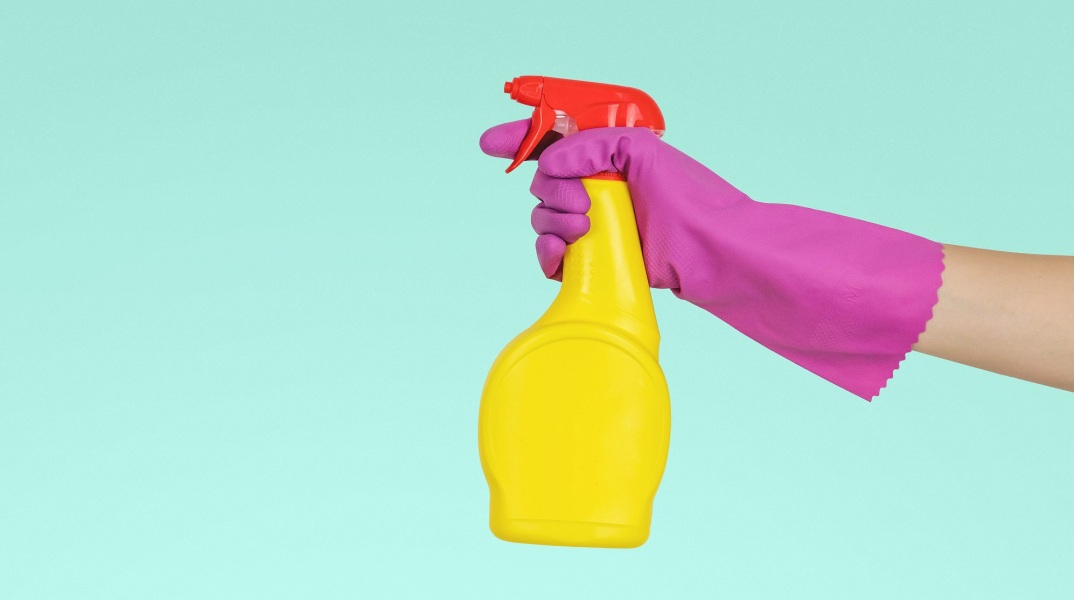 Τοξικές χημικές ουσίες από κοινά καταναλωτικά προϊόντα εκλύονται σε σπίτια και χώρους εργασίας - Έρευνα του Πανεπιστημίου της Καλιφόρνια.