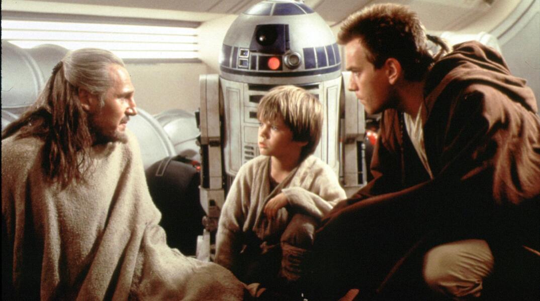 Star Wars: O Λίαμ Νίσον, ο Ίβαν ΜακΓκρέγκορ και ο Τζέικ Λόιντ στην ταινία «Η Αόρατη Απειλή» του 1999