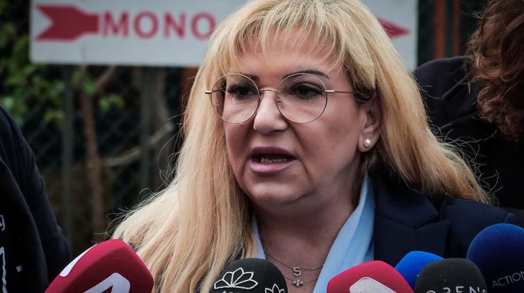 Στάθα Καραϊβάζ