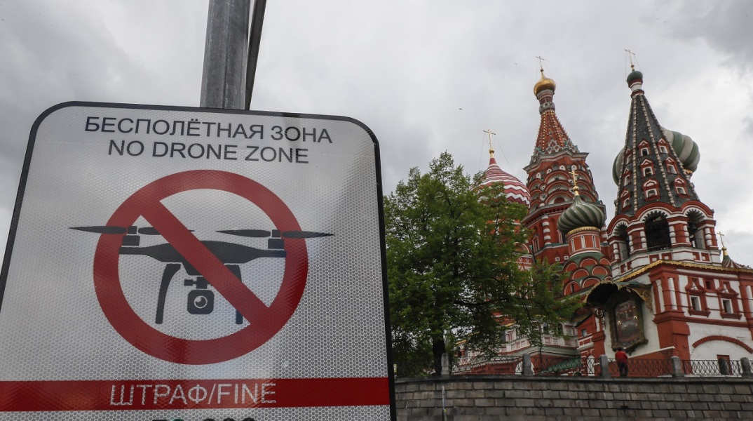 Ρωσία-Ουκρανία: Η γαλλίδα ΥΠΕΞ χαρακτηρίζει «περίεργη» την υπόθεση με τα ουκρανικά drones που η Μόσχα λέει πως κατέρριψε και πως είχαν στόχο τον Πούτιν.