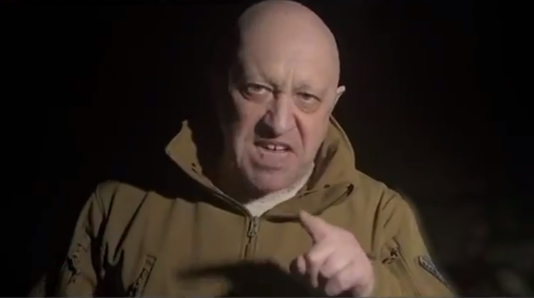 Πόλεμος στην Ουκρανία: Εν μέσω πτωμάτων, ο Πριγκόζιν της Wagner εξαπολύει οργισμένη επίθεση κατά του Ρώσου υπουργού Άμυνας σε ένα βίντεο γεμάτο προσβολές.