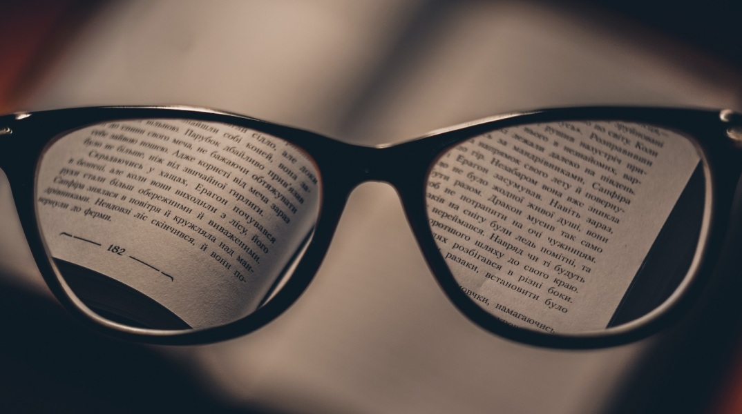 Λετονία: Η κυβέρνηση ζητά από τους 20.000 ανθρώπους στη χώρα, που είναι κάτοχοι ρωσικών διαβατηρίων, να περάσουν τεστ γλωσσικών ικανοτήτων.