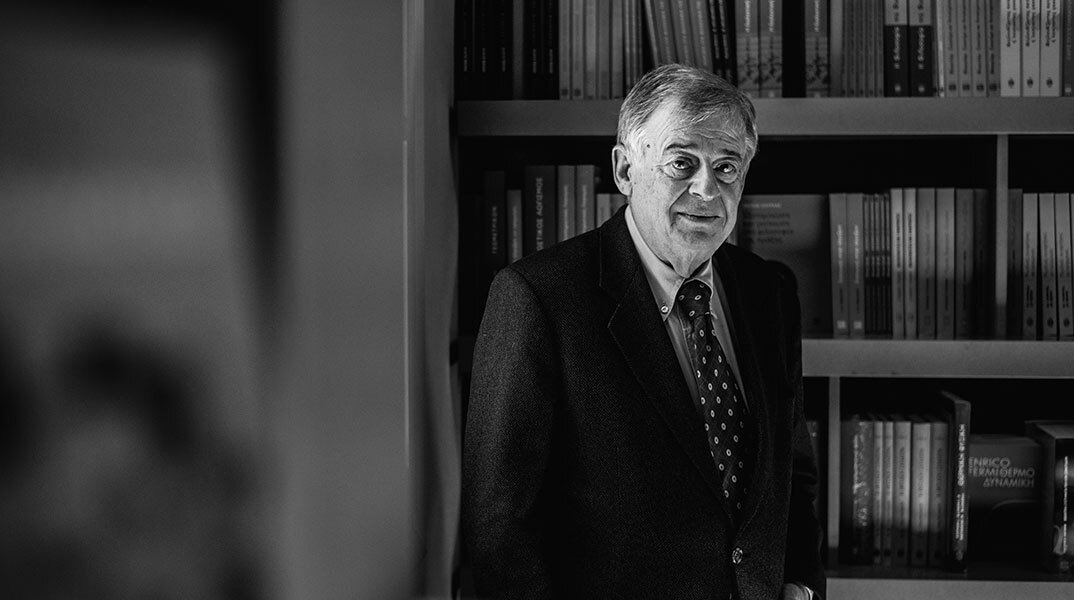 Ο Ομότιμος Καθηγητής της Φιλοσοφίας του Δικαίου και Ακαδημαϊκός, Παύλος Σούρλας