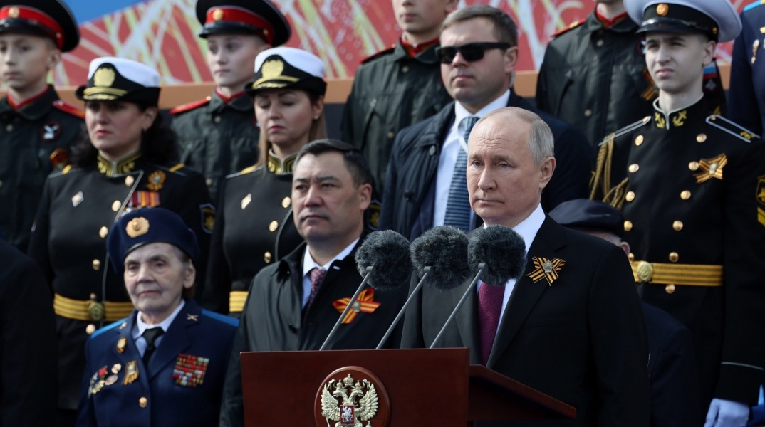 Ρωσία: Ο πρόεδρος Πούτιν κατηγόρησε τις δυτικές χώρες στην ομιλία του για την Ημέρα της Νίκης, με αφορμή την επέτειο της ήττας της ναζιστικής Γερμανίας το 1945.