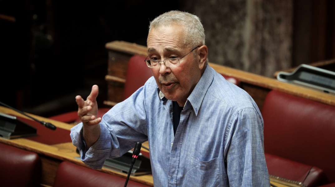 Εκλογές 2023 - Κώστας Ζουράρις: Συνεργασία και με Βελόπουλο και με τον... διάβολο για σχηματισμό κυβέρνησης, δηλώνει ο υποψήφιος βουλευτής του ΣΥΡΙΖΑ.