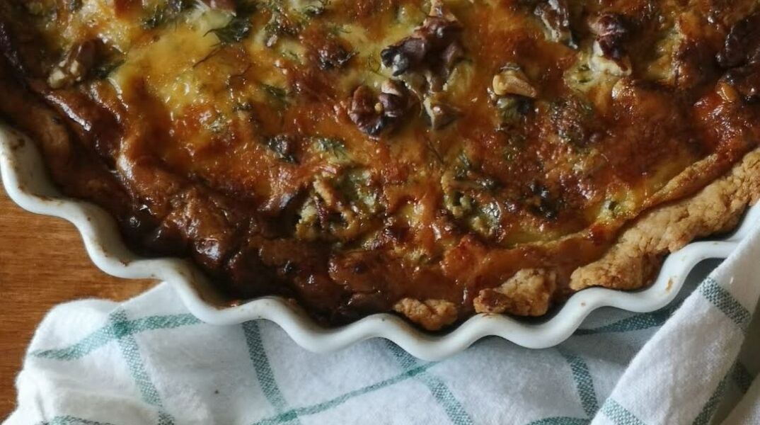 Tάρτα με μπλε τυρί, αχλάδι και καρύδια