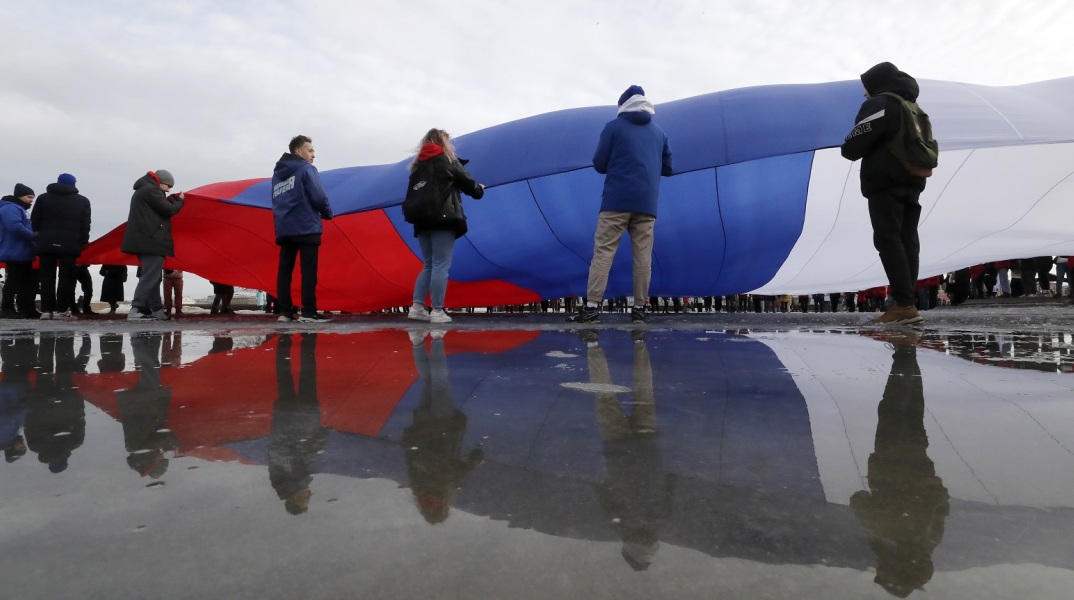 Ρωσία: Στρατιωτικό ελικόπτερο συνετρίβη στη χερσόνησο της Κριμαίας - Νεκροί οι δύο πιλότοι - Το υπουργείο Άμυνας αποδίδει το δυστύχημα σε μηχανική βλάβη.