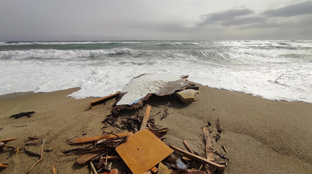 Ιταλία: Το Παρατηρητήριο Ανθρωπίνων Δικαιωμάτων χαρακτήρισε «απάνθρωπη» τη νέα μεταναστευτική νομοθεσία της χώρας - Περιορίζει το δικαίωμα στο άσυλο. 