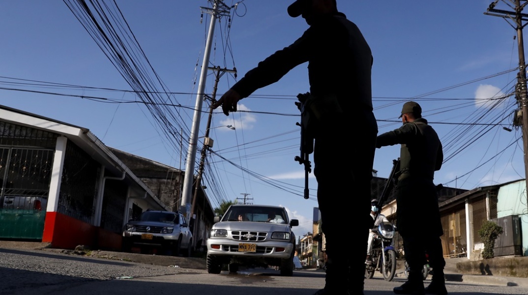 Αστυνομικές αρχές στην Κολομβία αναζητούν τους δράστες της δολοφονίας νεαρού δημοσιογράφου