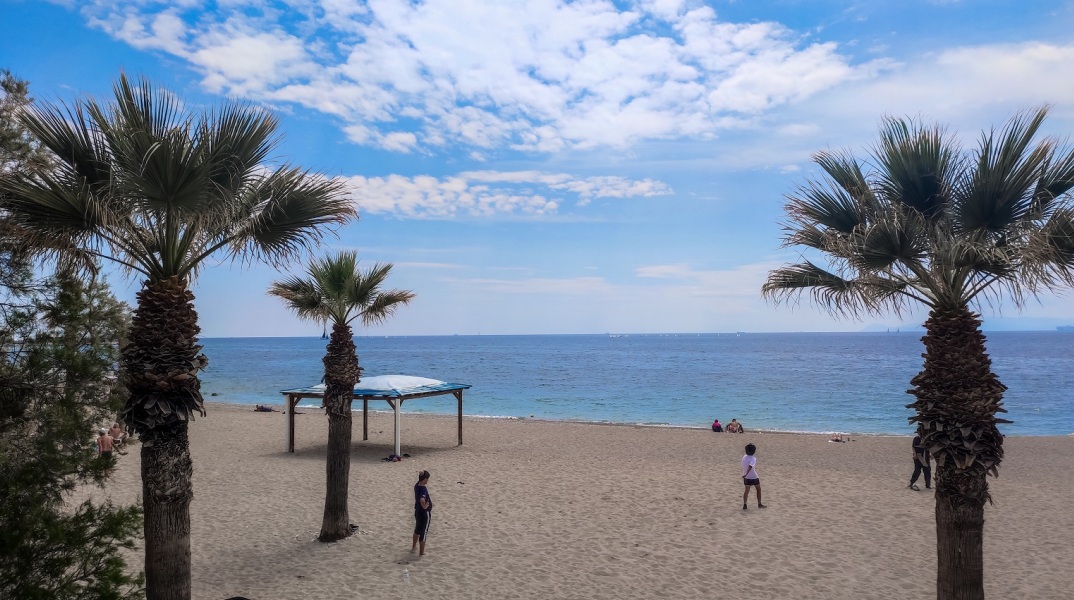 Ο καιρός το Σάββατο, 13 Μαΐου: Άνοδος της θερμοκρασίας και βελτιωμένες συνθήκες - Η αναλυτική πρόγνωση της Εθνικής Μετεωρολογικής Υπηρεσίας για όλη την Ελλάδα.