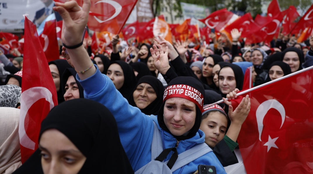 Εκλογές στην Τουρκία: Ο Κωνσταντίνος Φίλης εξηγεί γιατί είναι κρίσιμες οι εκλογές στην Τουρκία και τι σημαίνει για την Ελλάδα το αποτέλεσμα που θα προκύψει από την κάλπη