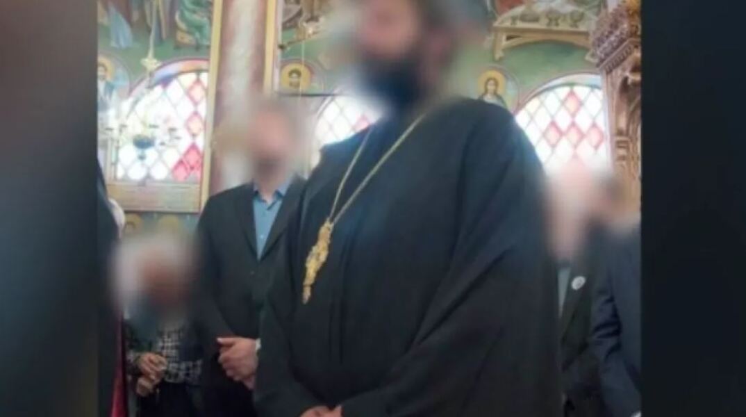 Επιχειρηματίας στην Πάτρα έγινε... παπάς για να γλιτώσει από τα χρέη σε πελάτες του