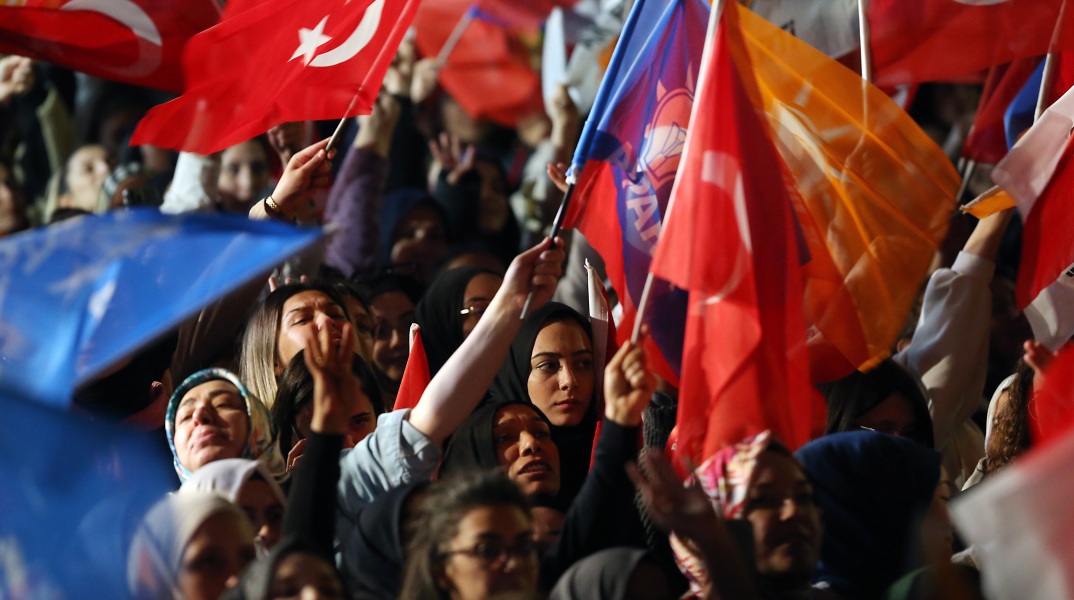 Εκλογές στην Τουρκία: Με προβληματισμό υποδέχθηκε ο γαλλικός Τύπος τα αποτελέσματα της κάλπης - Κίνδυνος πολιτικής και οικονομικής αστάθειας.