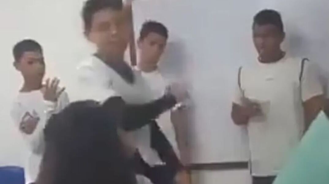 Μαθητής στη Βραζιλία κάρφωσε στο πρόσωπο με στιλό συμμαθήτριά του επειδή τον κορόιδεψε