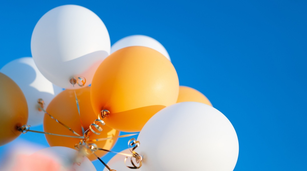 Ποιοι γιορτάζουν σήμερα 17 Μαΐου; Το εορτολόγιο της Athens Voice σου τους θυμίζει. Μην ξεχάσεις να τους δώσεις τις καλύτερες ευχές σου!