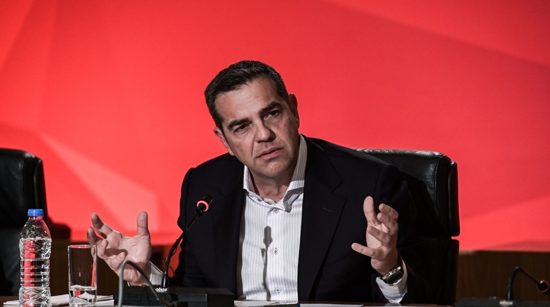 Ο πρόεδρος του ΣΥΡΙΖΑ - Προοδευτική Συμμαχία, Αλέξης Τσίπρας, κατά τη διάρκεια της Διακαναλικής Συνέντευξης του κόμματος στο Ζάππειο Μέγαρο