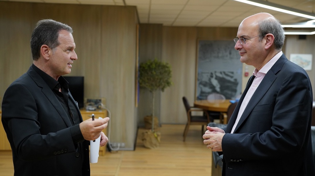 Κωστής Χατζηδάκης: «Αυτό εδώ είναι το σκοτεινό δωμάτιο της καταστροφής»