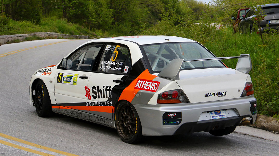 Ράλι Κένταυρος: Δεύτεροι στην κατηγορία Ν οι Κόρακας-Κότσαλης με το Mitsubishi Lancer Evo στα χρώματα της ATHENS VOICE