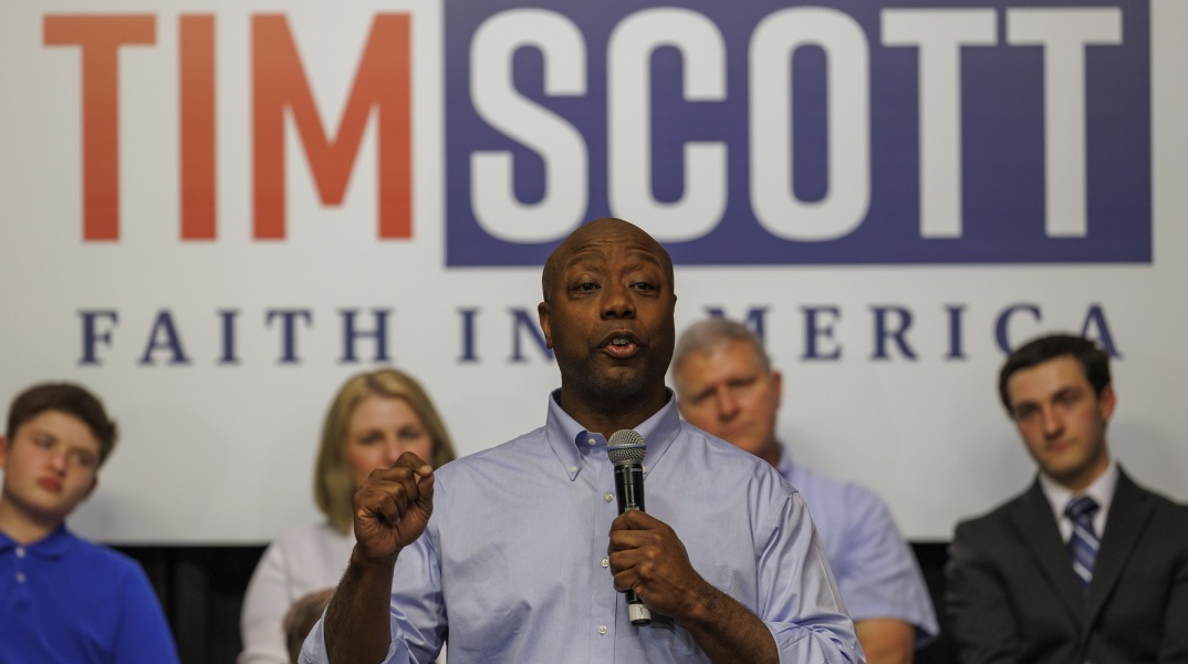 ΗΠΑ: Ο Αφροαμερικανός γερουσιαστής Τιμ Σκοτ θα διεκδικήσει το χρίσμα των Ρεπουμπλικάνων για τις προεδρικές εκλογές - Το προφίλ του μετριοπαθούς υποψηφίου.