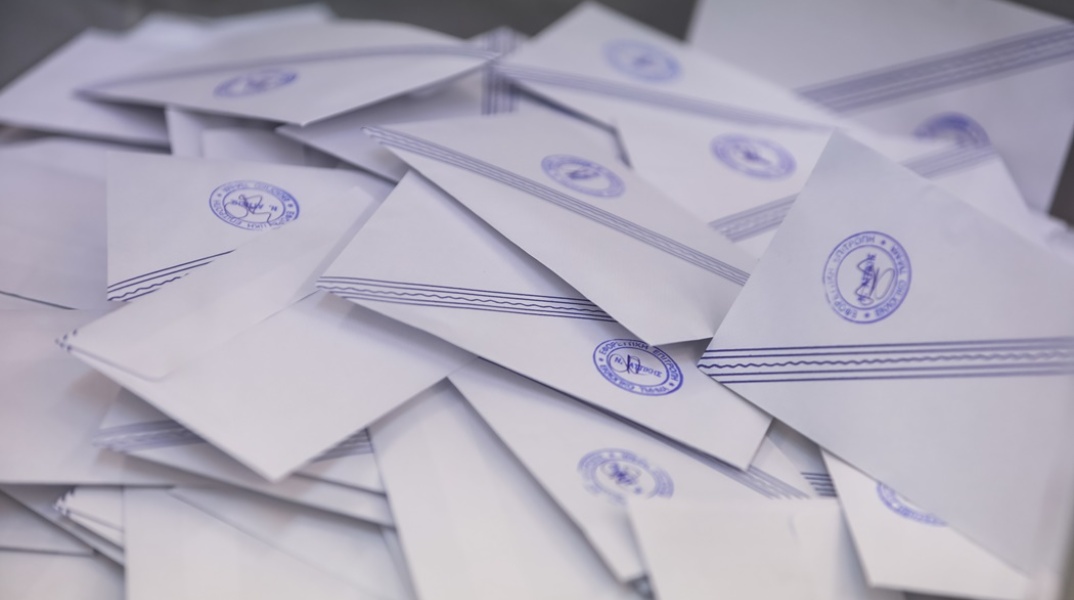 Ψηφοδέλτια στην κάλπη