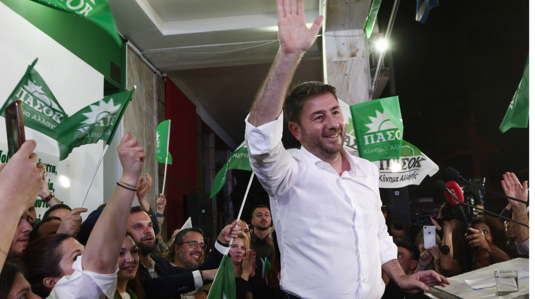 Ο πρόεδρος του ΠΑΣΟΚ, Νίκος Ανδρουλάκης, μετά το τέλος της εκλογικής αναμέτρησης της 21ης Μαΐου