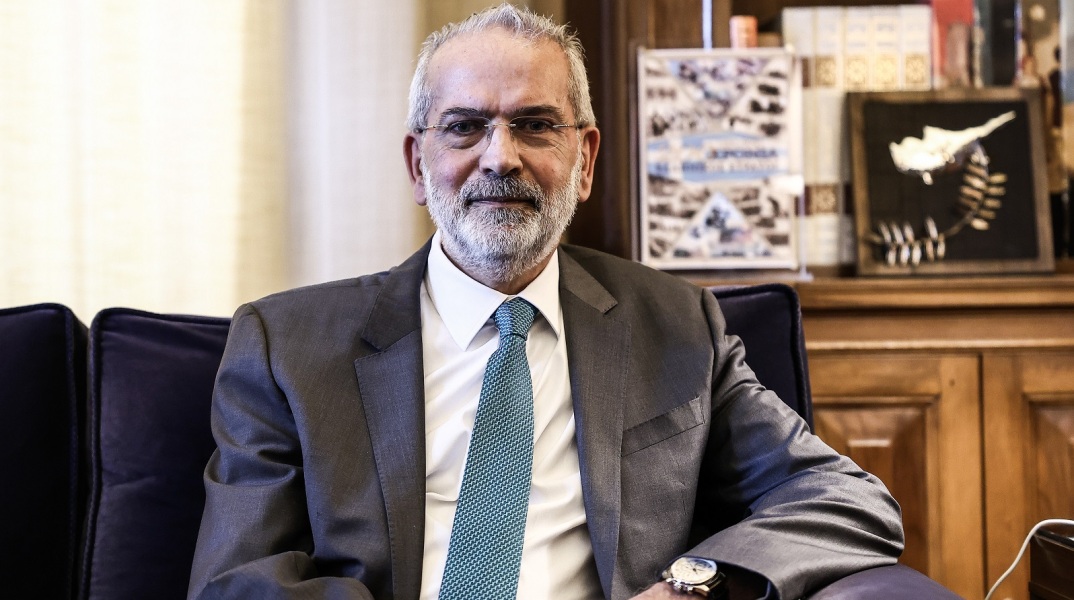 Ιωάννης Σαρμάς: Ποιος είναι ο πρόεδρος του Ελεγκτικού Συνεδρίου που αναλαμβάνει καθήκοντα υπηρεσιακού πρωθυπουργού - Αύριο το μεσημέρι η ορκωμοσία του. 