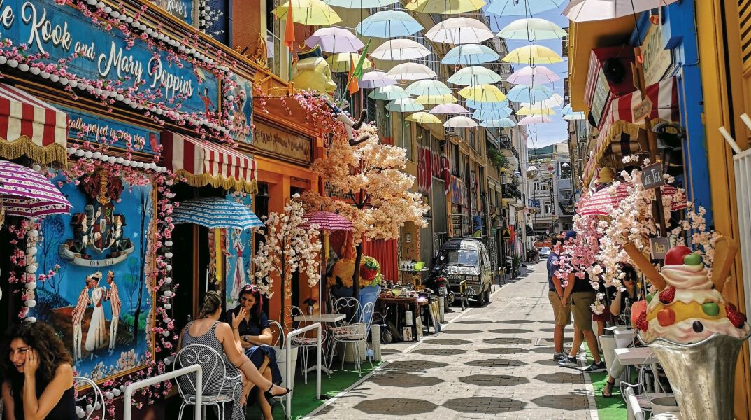 Τι γεύση έχει το αθηναϊκό καλοκαίρι;