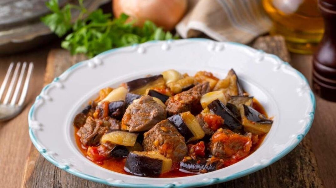 Μοσχαράκι με μελιτζάνες 
