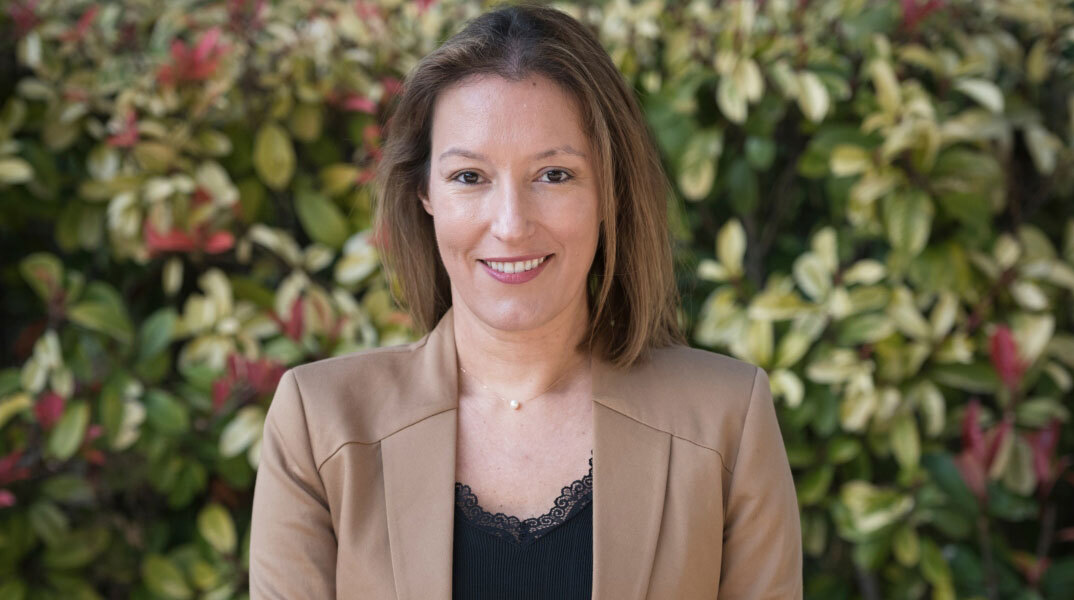 Ιστορίες για τη Γυάλινη Οροφή: Η ιστορία της Τζένης Λειβαδάρου (Μηχανικός καινοτομίας εξειδικευμένη σε θέματα ενεργειακής μετάβασης) στη στήλη που ενώνει τις γυναίκες από τη Story Mentor