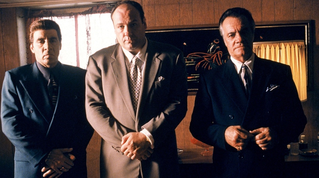 Σαν σήμερα 10 Ιουνίου: Το 2007 προβάλλεται στο HBO το πολυσυζητημένο φινάλε της σειράς - ορόσημο «The Sopranos» - Οι θεωρίες για την αινιγματική «μαύρη» οθόνη. 