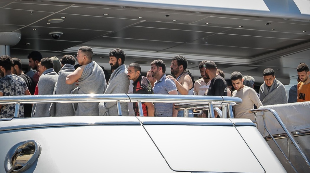 Διασωθέντες από το ναυάγιο με μετανάστες στην Πύλο