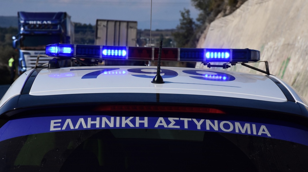 Θεσσαλονίκη: Επεισοδιακή σύλληψη 20χρονου διακινητή στην Ασπροβάλτα - Έκανε επικίνδυνους ελιγμούς με το όχημά του, προέβαλε σθεναρή αντίσταση.