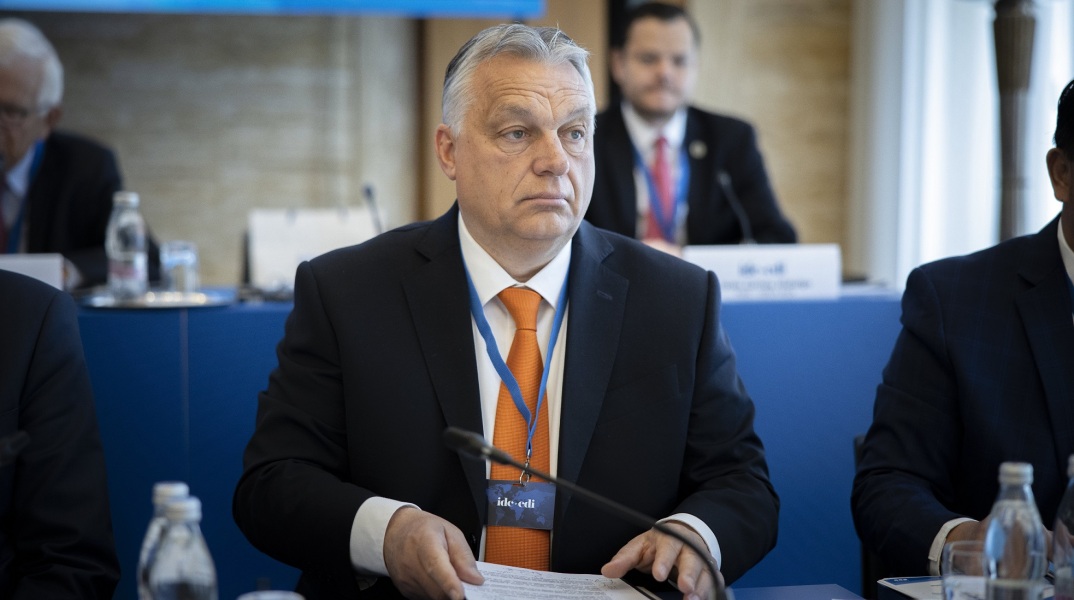 Όρμπαν: Συγκρίνει τη μεταρρύθμιση του συστήματος ασύλου της ΕΕ με «βαγόνια μεταναστών» - Για «παραλληλισμό με το Ολοκαύτωμα» τον καταγγέλλει η αντιπολίτευση.