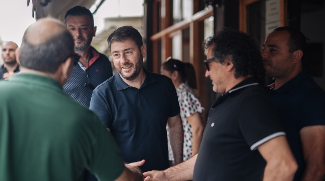 Εκλογές 2023 - Νίκος Ανδρουλάκης: Στα χωριά Αρχάνες, Ασήμι και Μοίρες ο πρόεδρος του ΠΑΣΟΚ-ΚΙΝΑΛ - Κάλεσμα για «καταπράσινη Κρήτη» στις 25 Ιουνίου.